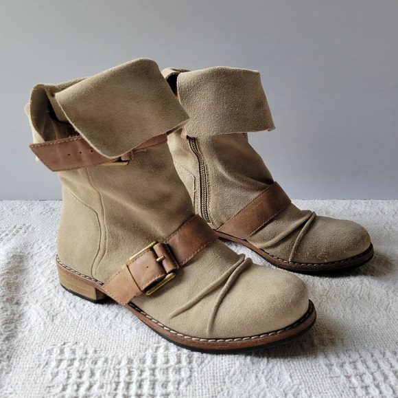 Modern Vintage Slouched Over the Ankle Zip up Belted Stacked Heel Boots - Picture 2 of 13